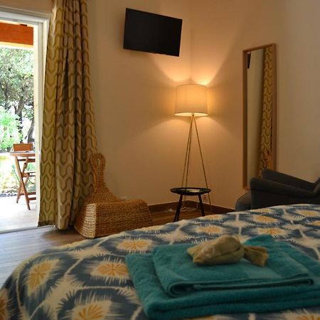 La Romagnolette Bed & Breakfast Saint-Restitut ภายนอก รูปภาพ