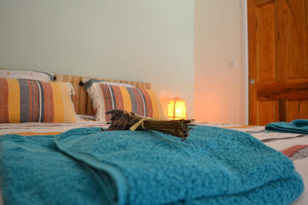 La Romagnolette Bed & Breakfast Saint-Restitut ภายนอก รูปภาพ